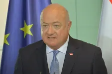 Sokatmondó baki: az osztrák kancellár Ukrajnával szembeni magyar támadásokat mondott orosz támadások helyett