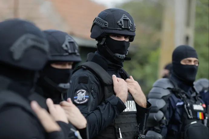 Paprikaspray birtoklása miatt vettek őrizetbe nőket a csendőrök, a furgonban szexista poénokat kaptak
