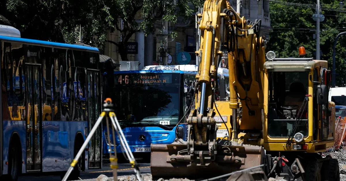 A dugók miatt extra buszsávokat jelöl ki a BKK, a Rákóczi hídon pedig egy időre leállítják a felújítást