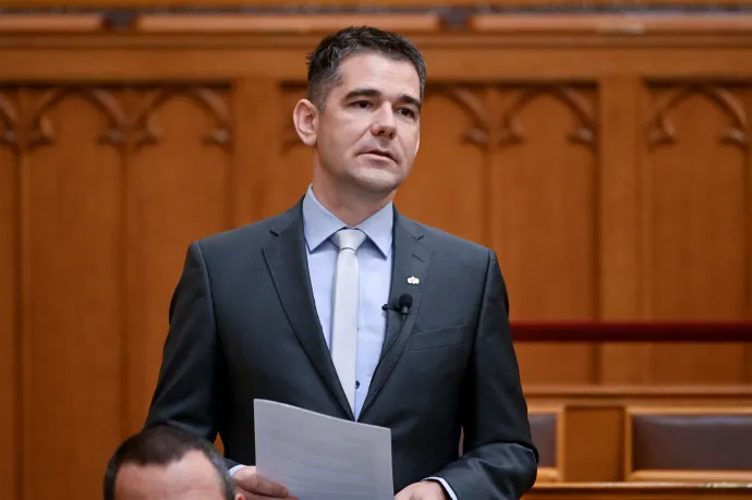 Novák Előd szerint a Fidesz hülyét csinál magából, de a Mi Hazánk lezárja a Szabadság hidat