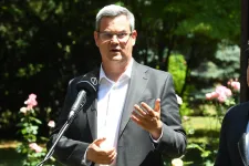 Az államtitkár szerint mostantól a sürgősségi osztály műtőit használják Szentesen, de lehet, hogy van egy kis bökkenő