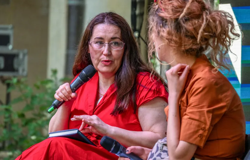 A vigaszban van egy szép hazugság – Szabó T. Anna Kolozsváron a költészet sötét és fényes oldaláról beszélt