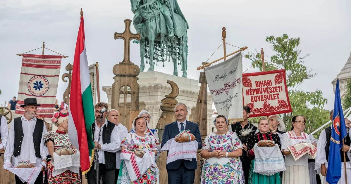 A Fidesz által akadályozott Budapest Pride-ra válaszul itt a kormánypárt büszkeségcunamija