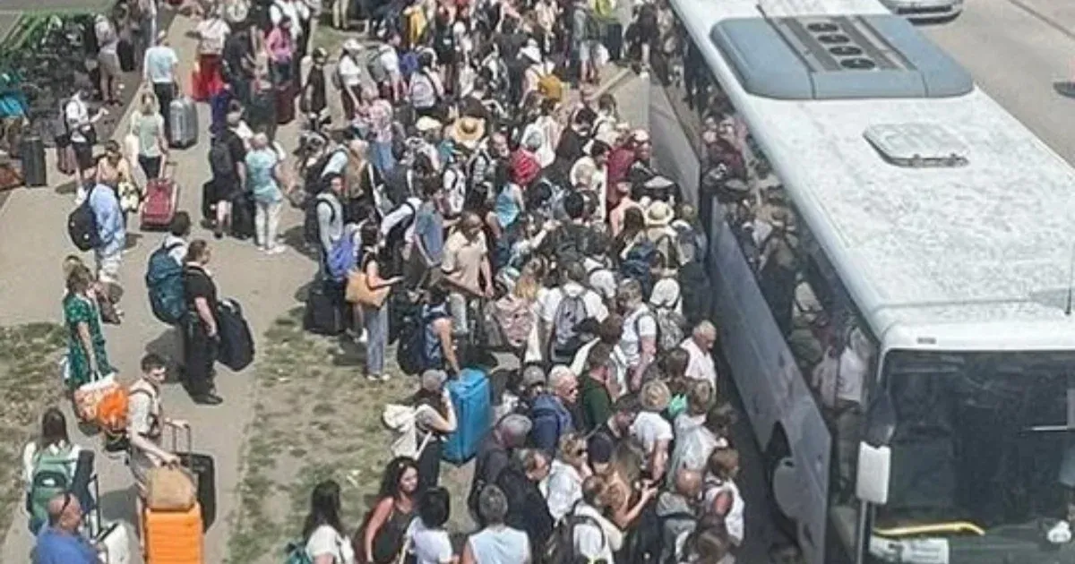 Vitézy Dávid kíváncsi Lázár János büszkeségére