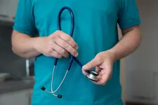 Új szabályozás jön: felbonthatják a munkaidő lejárta előtt távozó orvosok szerződését