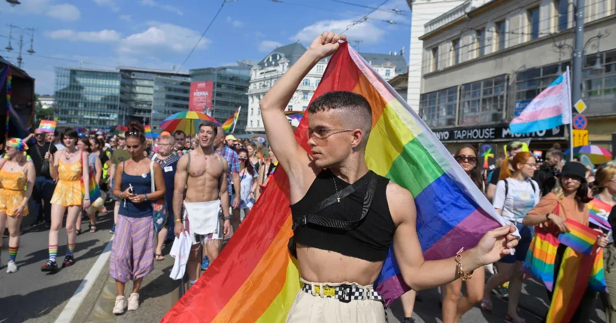 Orbán Balázs felmondta a kormányzati mantrát az idei Pride-ról, majd posztolt néhány régi képet
