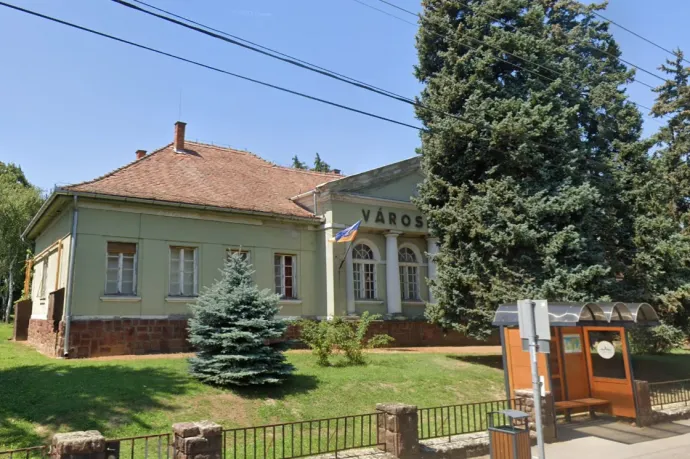 Visszaélések miatt nyomoz a rendőrség Fonyódon, a volt polgármester is érintett lehet