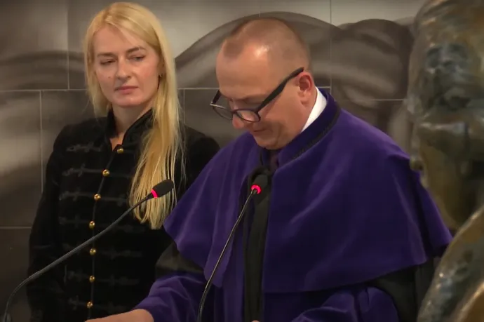 Egy lengyel jogprofesszor brüsszeli eurokrata téveszmékről és közös magyar-lengyel szabadságharcról beszélt a Miskolci Egyetem diplomaátadóján