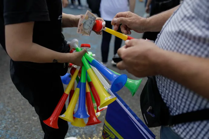 Sztrájkkal fenyegetnek a szakszervezetek, ha nem ül velük tárgyalóasztalhoz a kormányfő