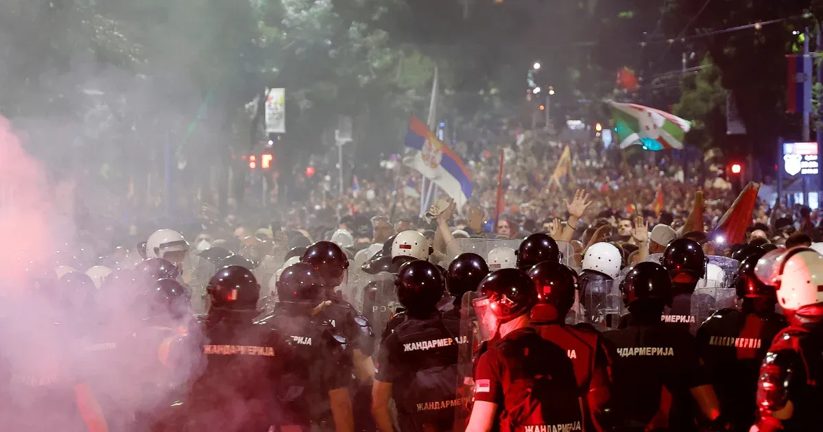Tüntetés, könnygáz, blokád: Vučić lenácizta és lehuligánozta az új választást követelő diákokat