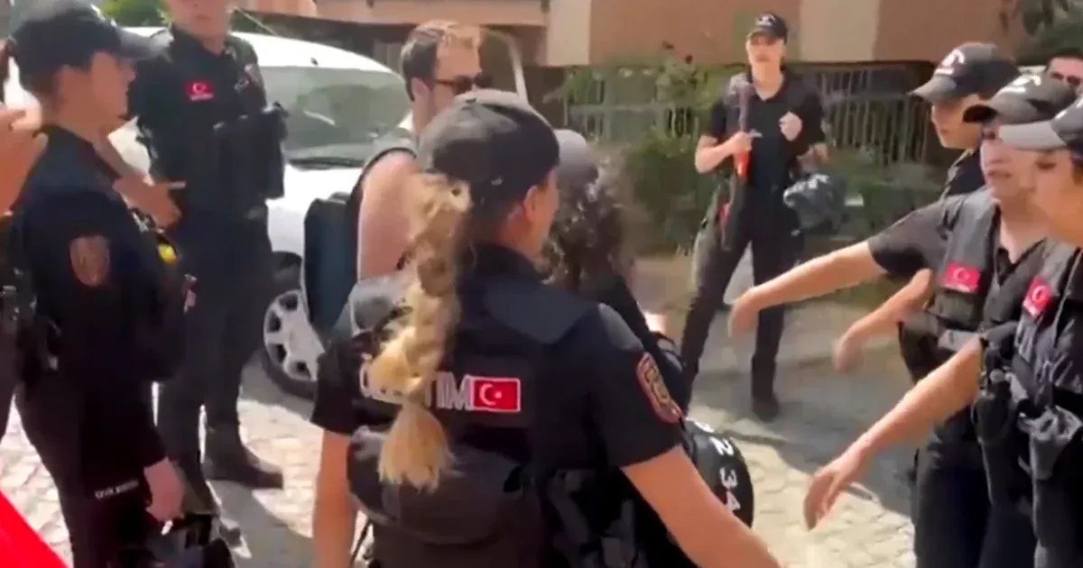 A török rendőrség keményen fellépett a Pride ellen, több mint ötven embert vettek őrizetbe Isztambulban