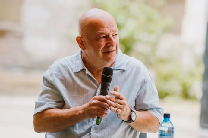 Mítoszok és állatok minden mennyiségben: Láng Zsolt világépítése a Bestiáriumban