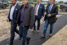 Csak Mészáros Lőrinc nyomtathatja majd pólóra, hogy „gondolom, nem gyalog”