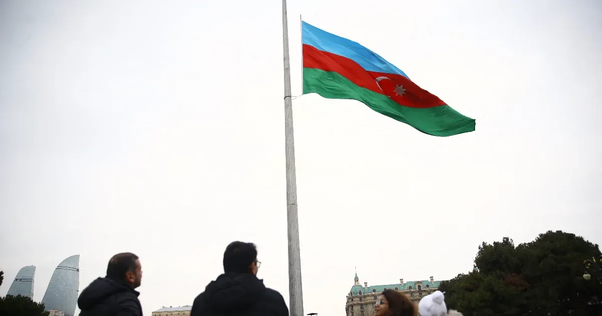 Rejtélyes halálesetek és orosz újságírók letartóztatása miatt fokozódik a feszültség Azerbajdzsán és Oroszország között