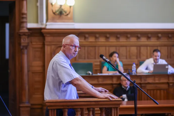 Trócsányi László a bíróságon: Amikor már nem voltam miniszter, akkor egyszer felhívtam Schadl Györgyöt