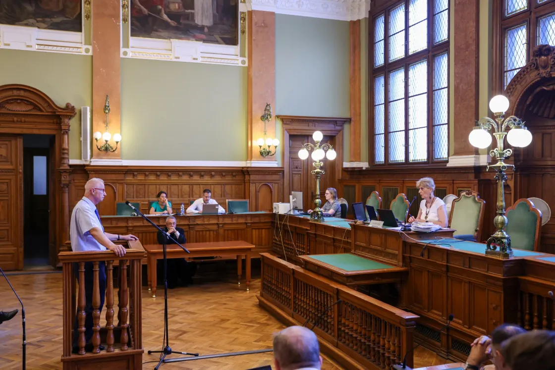 Trócsányi László a bíróságon: Amikor már nem voltam miniszter, akkor egyszer felhívtam Schadl Györgyöt