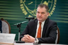 Szigorítanák a bérpótlékok odaítélésének feltételeit az uniós projektekkel dolgozó közalkalmazottaknál