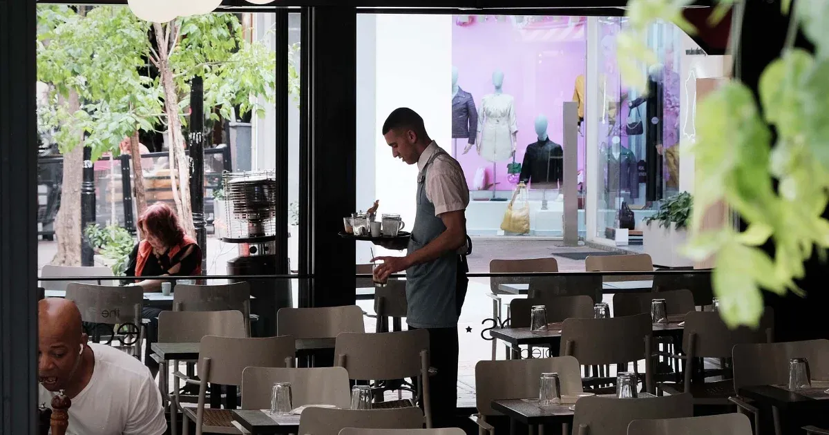 Arte: Görögországban csak a turistáknak süt a nap, a helyi fiatalok robotolnak