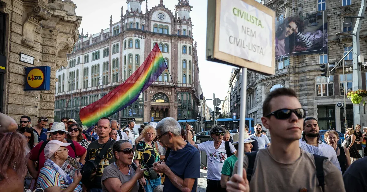 A Pride után ismét tüntet Hadházy Ákos a Ferenciek terén