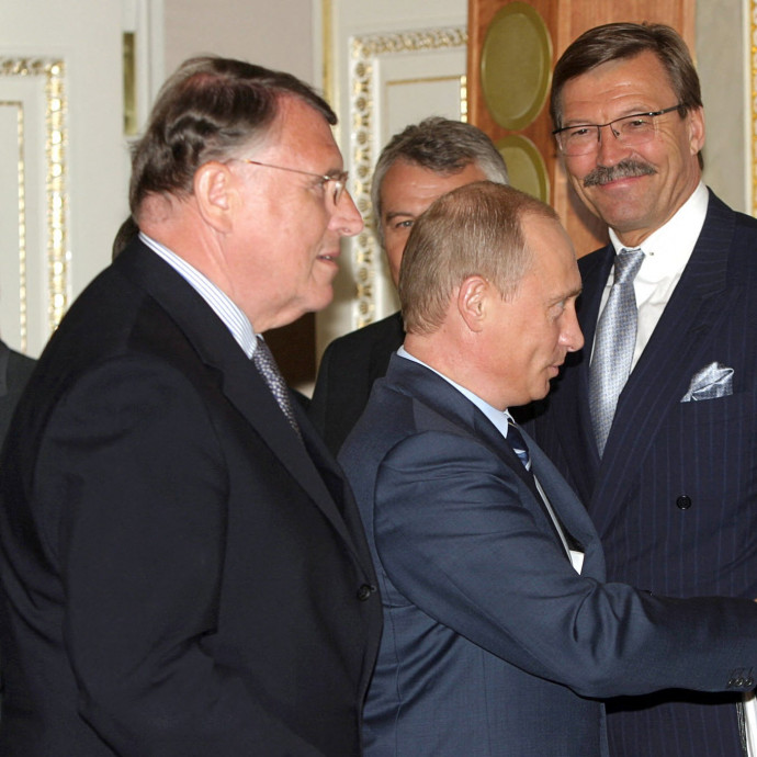 Mr. Russia közel százmillió forintért ad tanácsot a MÁV-nak