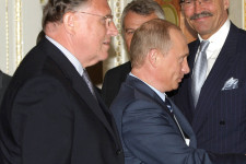 Mr. Russia közel százmillió forintért ad tanácsot a MÁV-nak