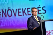 Szuperkedvezményes kötvényekkel is segítette a Matolcsy György vezette jegybank az alapítványi botrányban érintett cégeket