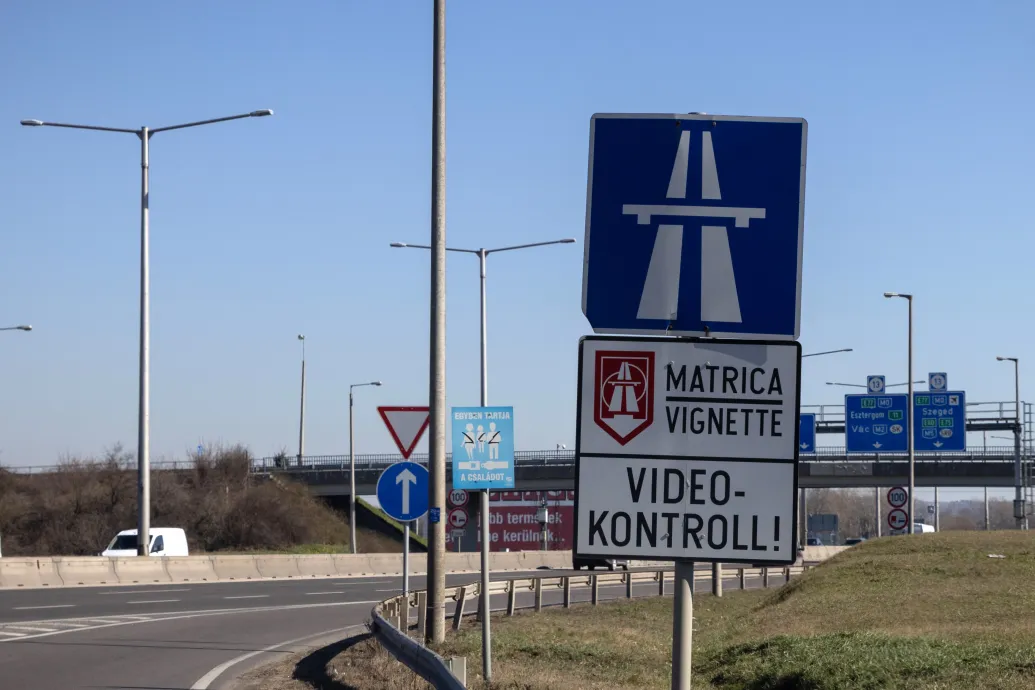 Varázslatos ugrással számolt a kormány az útdíjbevételben 2025-re, kérdés, hogy ezt mire alapozzák – Forrás: Telex.hu