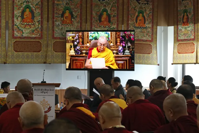 Bejelentette a dalai láma, hogy lesz utódja a halála után