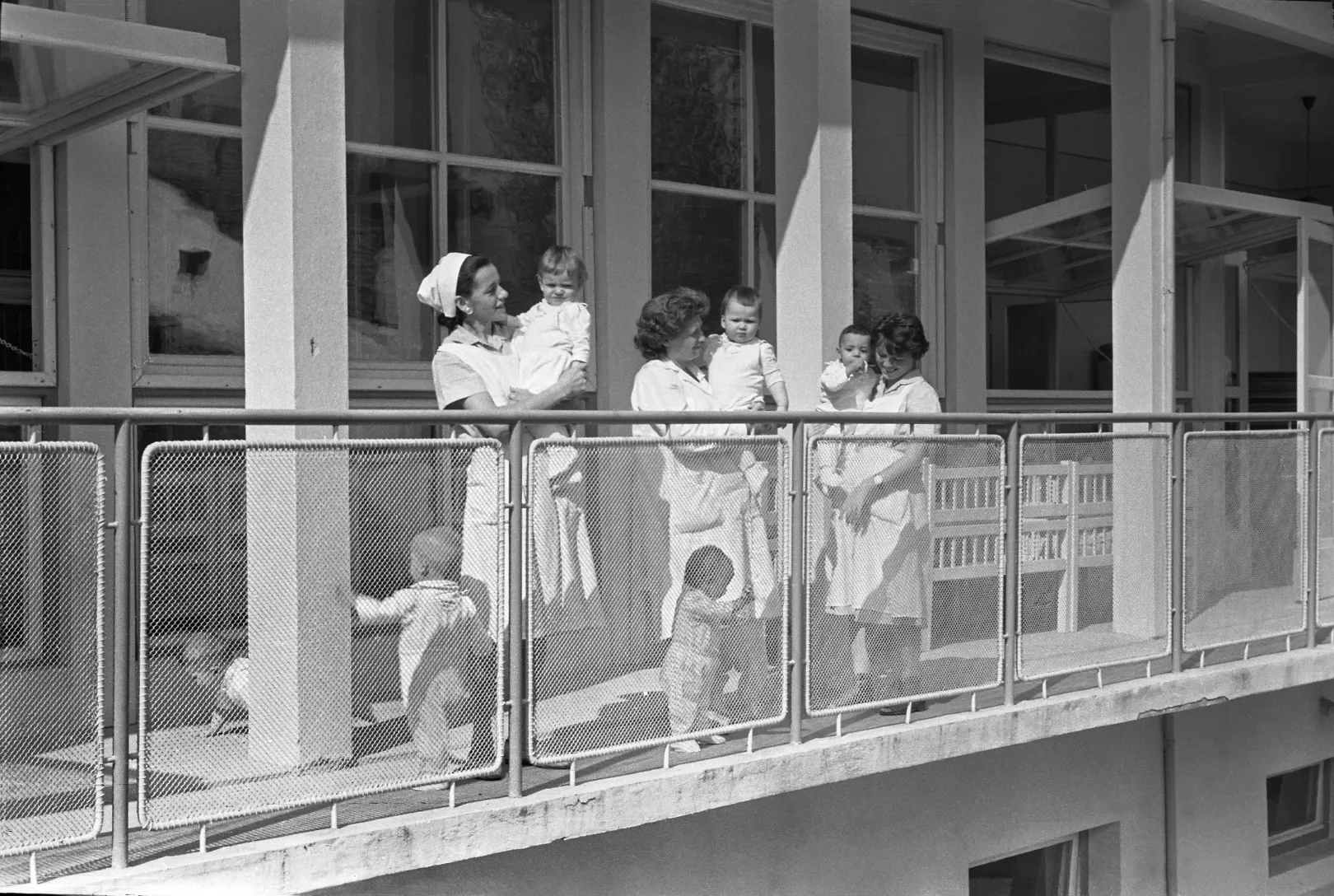 Gyermekotthon, Burger-villa, Marosvásárhely, 1961 – Fotó: Erdélyi Lajos / Blinken OSA Archívum