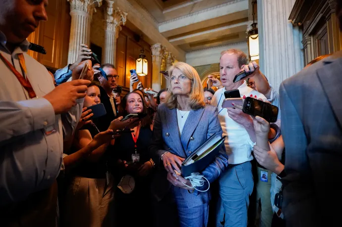 Lisa Murkowski alaszkai szenátor a törvény megszavazását követően a Capitoliumban 2025. június 1-én – Fotó: Elizabeth Frantz / Reuters