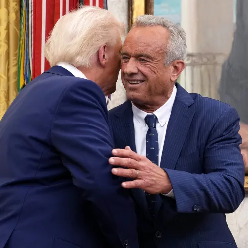 Fact-check: Tényleg eltitkolt az amerikai CDC egy kutatást, ami kimutatta, hogy a higanytartalmú oltások 1135 százalékkal növelik az autizmus kockázatát?