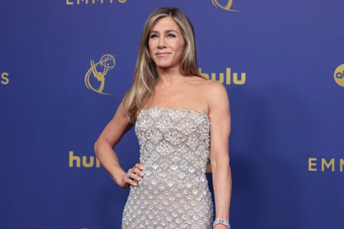 Jennifer Aniston főszereplésével sorozat készül a Nickelodeon gyereksztárjának megrázó múltjáról