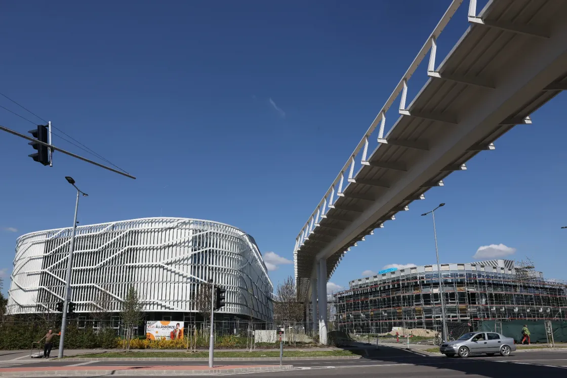 Kutyaszorítóba kerültek, és az isztambuli reptérről indított szavazáson döntötték el, hogy szerezzék vissza a 127 milliárdjukat