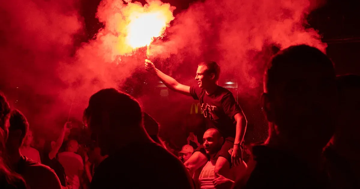 Továbbra is pattanásig feszült a hangulat Szerbiában, egyik fél sem hátrál