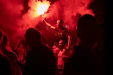 Továbbra is pattanásig feszült a hangulat Szerbiában, egyik fél sem hátrál