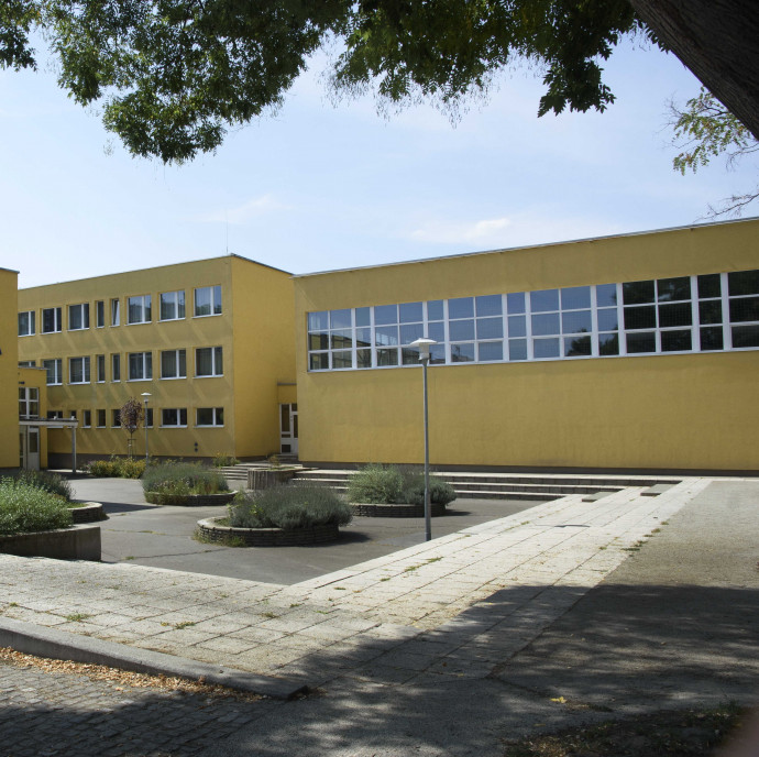 A kormány szerint az idei emeléssel már elérték a tanárbérek a kitűzött célt