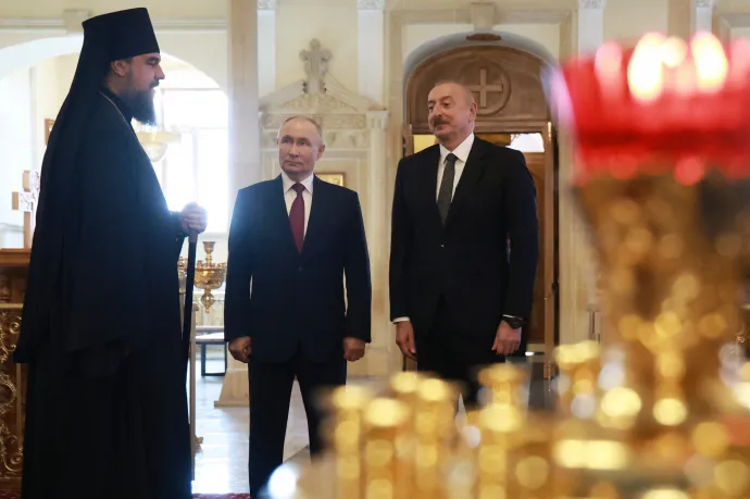 Putyin és Aliyev a bakui Szent Mirtuszok székesegyházban az orosz elnök azeri látogatása alatt 2024. augusztus 19-én – Fotó: Vyacheslav Prokofyev / Sputnik / AFP