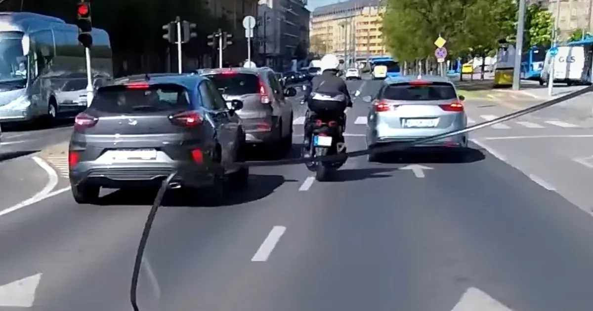 Ámokfutó motorost üldöztek a rendőrök keresztül Budapesten