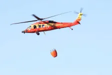 Erdőtűz ütött ki a Cibles-hegységben, helikopterrel is oltják a lángokat