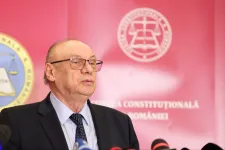 Cáfolja az alkotmánybíróság, hogy a távozó bírák 180 ezer lejes prémiumot kaptak volna