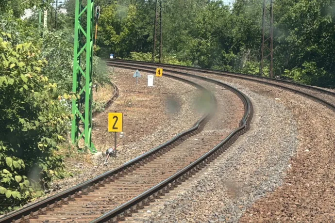 Kibicsaklott a sínpár Kelenföld és Budaörs között, késésekre és buszos pótlásokra kell számítani