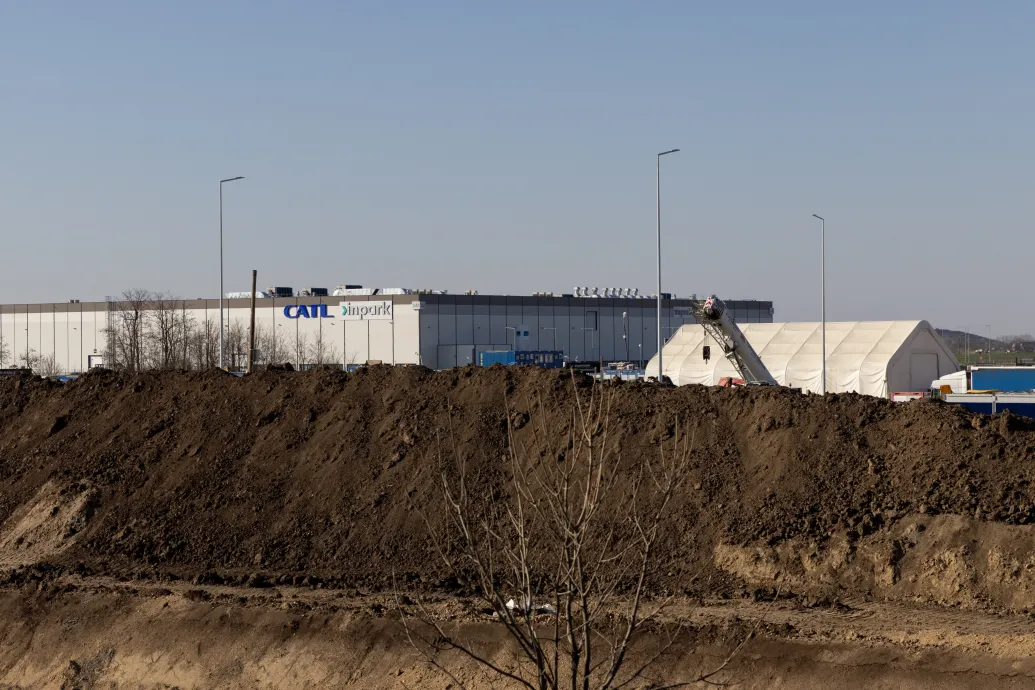 Az akkugyári leépítésről szóló cikkünk után a kormány képviselői tárgyaltak a CATL vezetésével