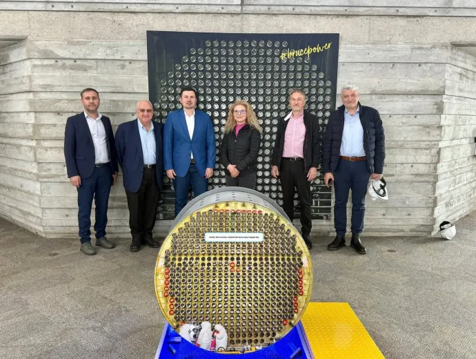 A kanadai delegáció, középen Maria Silvia Nae – Fotó: a Nuclearelectrica Facebook-oldala