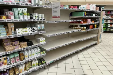 Pár hétig nem lehet dezodort venni a debreceni Auchanban