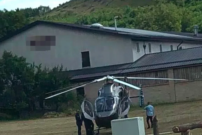 Annál a szekszárdi borászatnál fotózhatták le Szijjártó helikopterét, amelynek a vezetőjét költségvetési csalás miatt letartóztatták