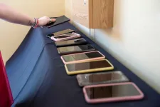 Javult a diákok iskolai teljesítménye a mobilokat tiltó szabály hatálybalépése óta Hollandiában