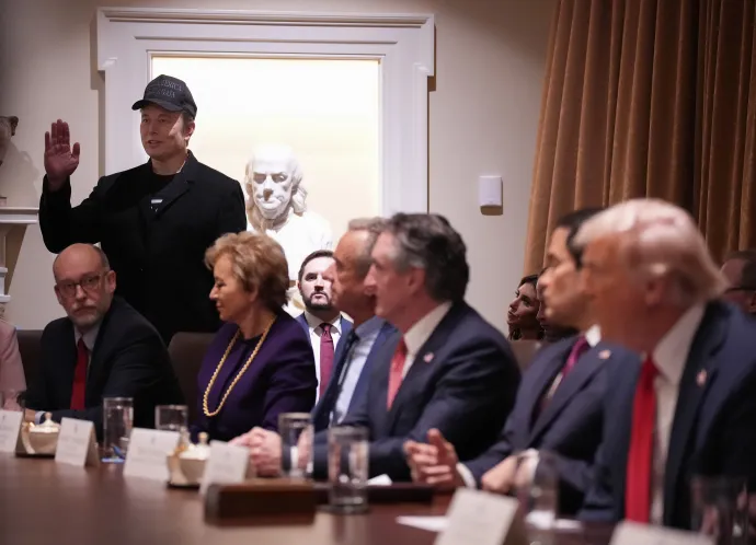 Elon Musk a kabinet ülésén a Fehér Házban, 2025. február 26-án – Fotó: Andrew Harnik / 2025 Getty Images
