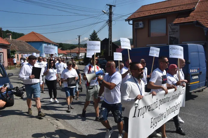 Tüntettek Parajdon: „A parajdiak nem patkányok, akiket a süllyedő hajón lehet hagyni”