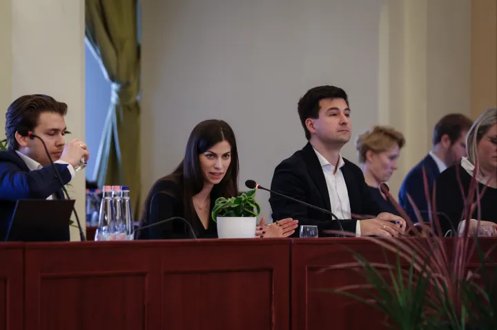 Szentkirályi: Magyar Péter terrorban tartja a képviselőit. Ordas: Nem
