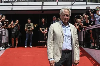 Michael Douglas: Élvezem, hogy most a feleségem dolgozik